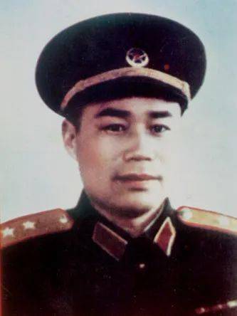 王近山中将长子王少峰逝世，父亲曾带着他上战场(图2)